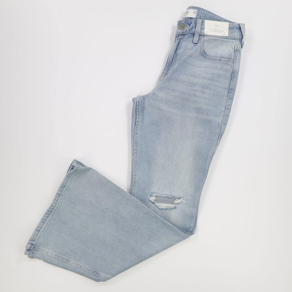 Hollister Women's High Rise Ripped Stretch Denim Flare Jeans Light Wash Blue‎ 6s
